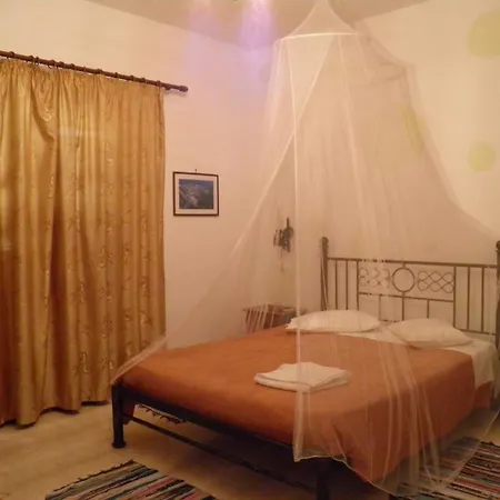 Mirsini Pansion Guest house